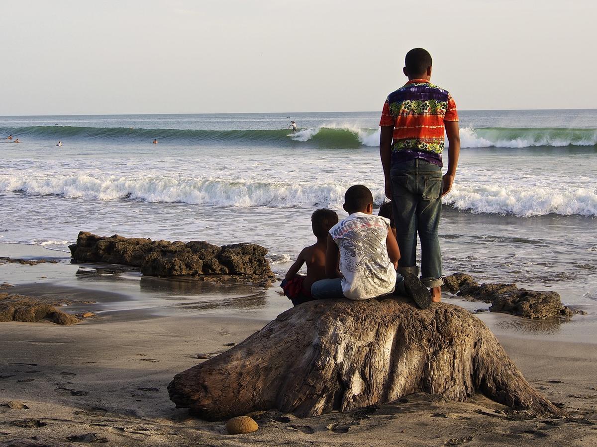 Surf Sanctuary Hotel El Limon Bagian luar foto
